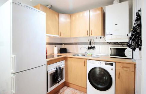 Piso coqueto con PARKING y BALCON - Foto 7