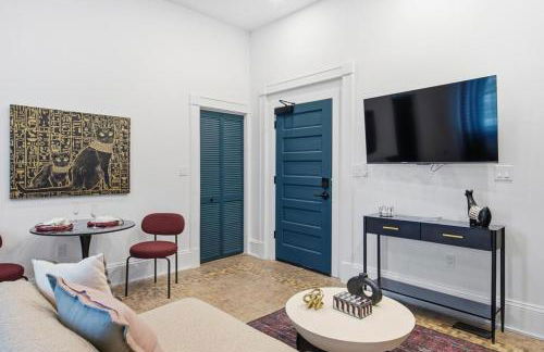 The Raven - 2nd Floor South Wing - Photo 20