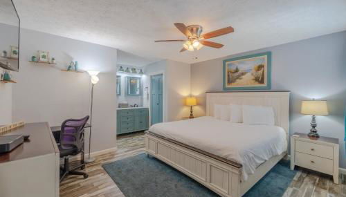 The Turtle House- Quiet complex, 2 BR/ 2 BA - Photo 3