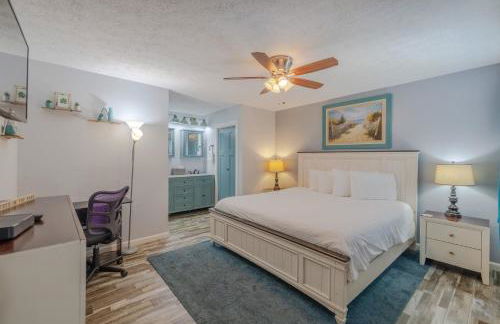 The Turtle House- Quiet complex, 2 BR/ 2 BA - Photo 3