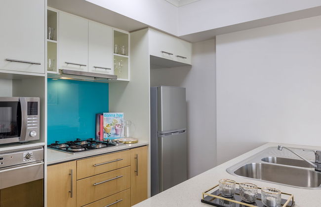 Oaks Brisbane River City Suites - Photo 41