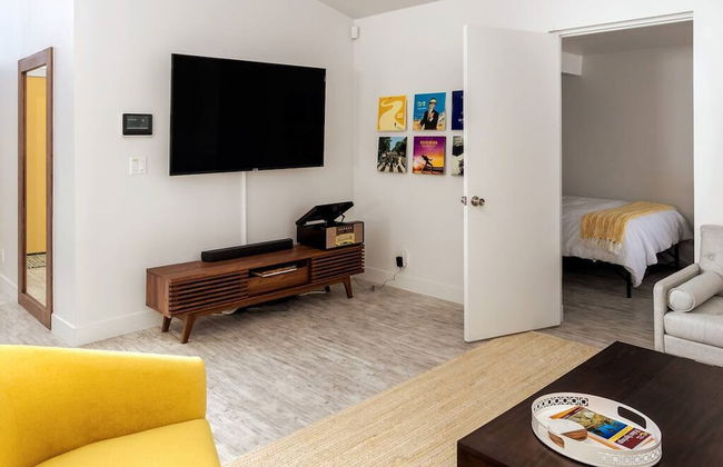 Mid-century Gem w Secret 4th Bedroom Near Downtown - Foto 44