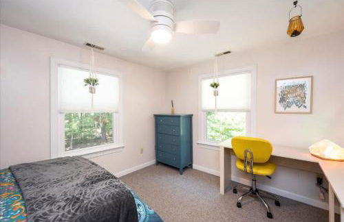 Quiet Retreat - Piano Firepit Peloton - 30 min to RTP - Photo 23