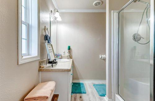 Life's better Salty -Welcome to Serenity - Foto 12