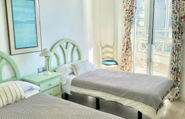 SEA VIEW & BEACH ACCESS - Center - Parking - Photo 23