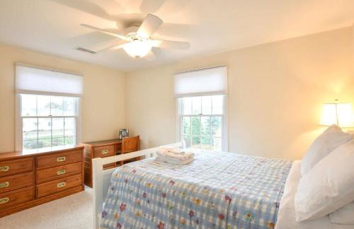 Beautiful Spacious Family Retreat w Pool - Foto 22