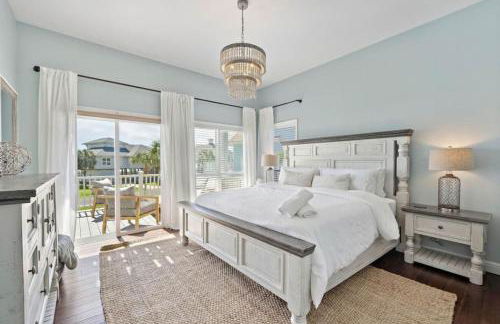 3-story beach house with incredible ocean views, steps to the beach - Photo 4