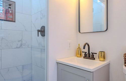 Stylish Forest Retreat Minutes from DC - Gary - Foto 23