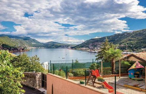 1 Bedroom Beautiful Apartment In Bakar - Photo 1