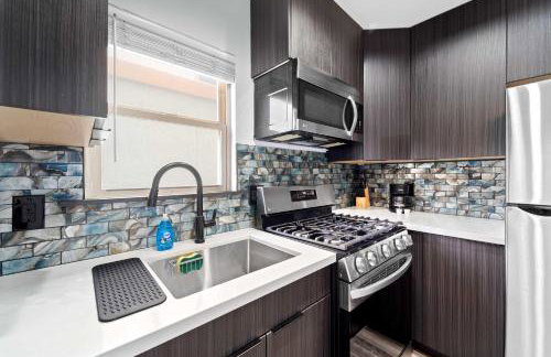 The Neon Elm Hotel - Foto 23