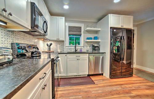 Crystal River Cabin with Scenic View and Fire Pit - Foto 6