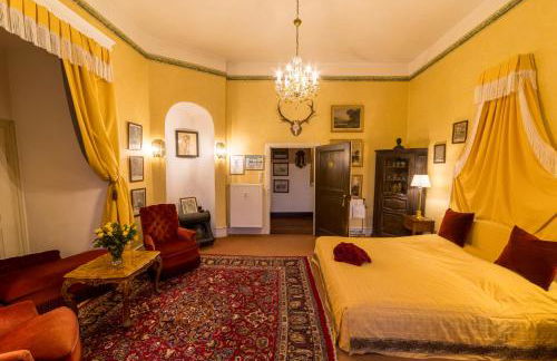 Burg Satzvey - Photo 17