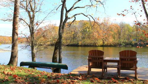 The Perch - Riverfront, Starlinks WiFi & Hot Tub - Foto 2