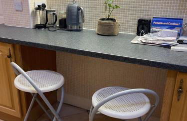 Super King Bed Suite, Executive office, fast WiFi, free parking - Foto 33