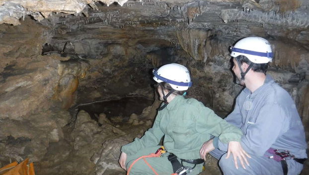 Speleologia nella grotta del Nanzal