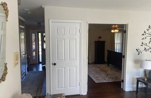 Lrge 5 BR 9 Beds Near DC-Pool, Hot Tub, Gym, Game Rm, Fire Pit - Foto 37