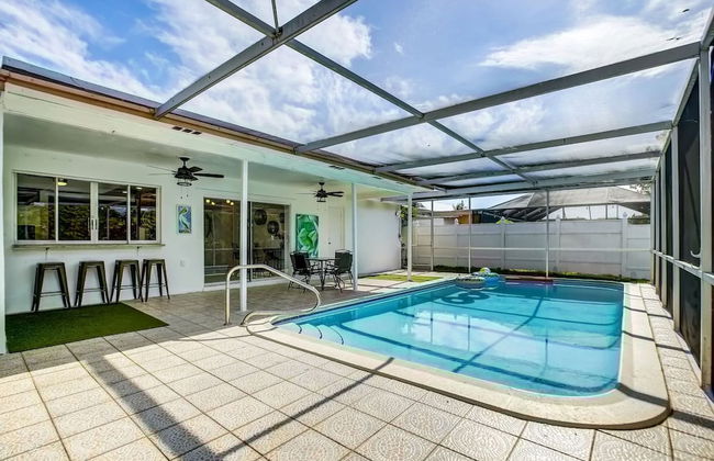 Riverfront King Bed Pool Nearby Beach - Foto 42