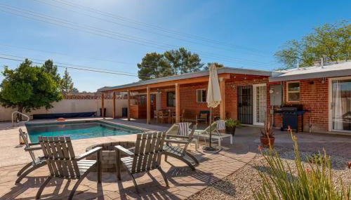 Stylish Mid-Century Oasis with Pool - Foto 5