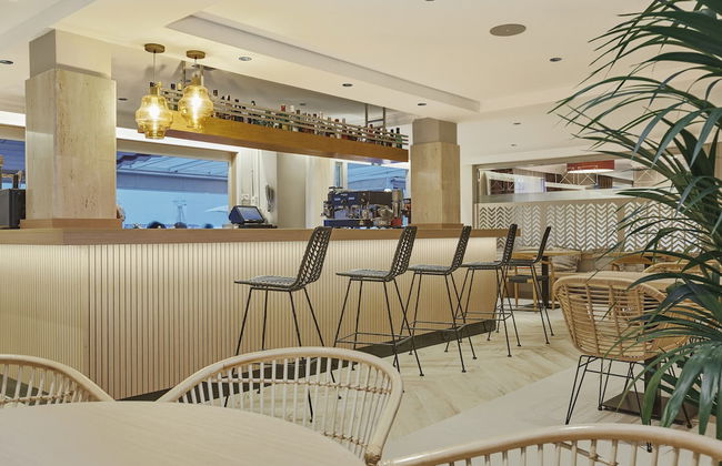 Universal Aparthotel Don Camilo - Photo 45