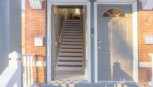 2BR with Workspaces & Deck ABODEbucks - Foto 3