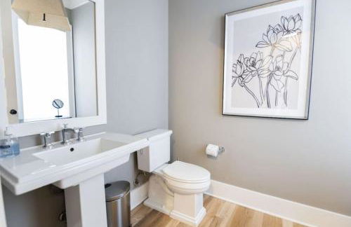 Minutes to Downtown Huge Outdoor Deck HOT TUB - Foto 34