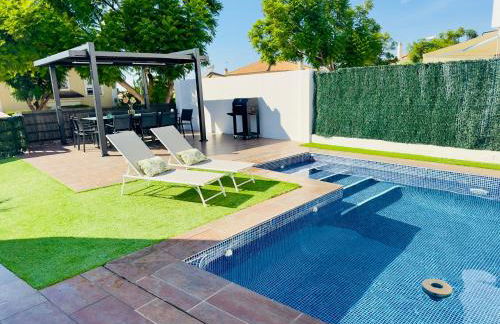Lux Villa with Year-Round Heated Pool & Game Room - Photo 4