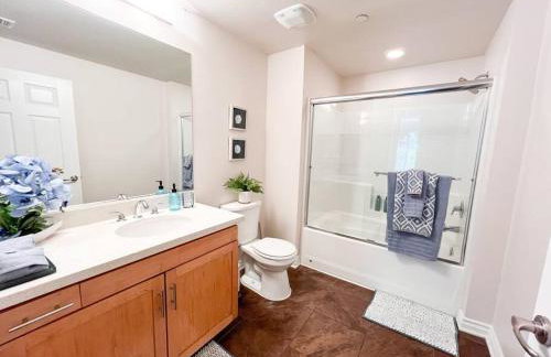 Cozy Apartment in Heart of Encino 104 - Foto 23