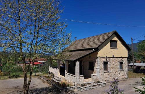 St George Stonehouse Ioannina - Foto 1