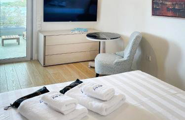 Blue Bay Vouliagmeni Luxury Apartment - Photo 33