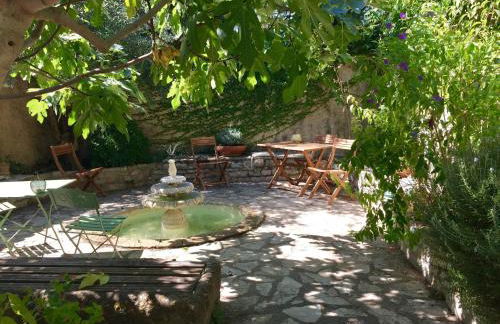 Old wine storehouse with terrace and garden - Foto 29