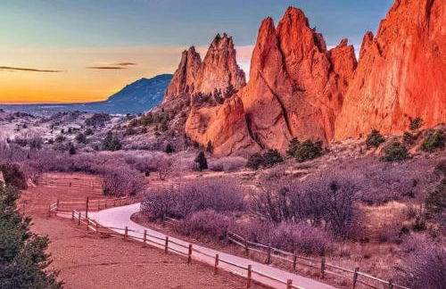 Flagstone Hall! Family Home w Scenic Views - Foto 41