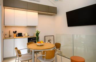 S27-Modern house in the old centre with parking - Photo 10