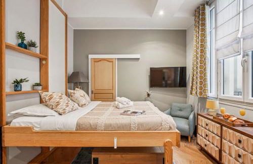 Eiffel Tower & Champs-Elysees - Paris Vacation Rentals - Foto 11