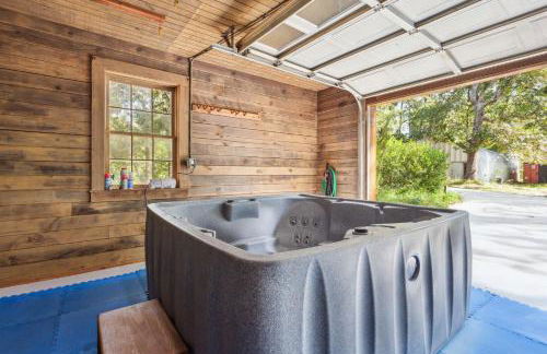 Cabin Bliss - Just 1 Mile from Lake Lanier - Foto 33