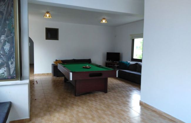 Huge ! Lovely! Private! Villa in The Heart Of Coral Bay! Car Not Essential ! - Photo 9