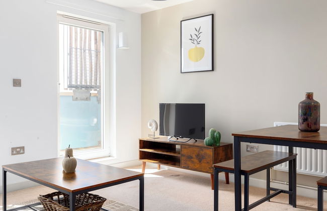 Deluxe 2 Bed Flat with Balcony in Hackney - Foto 14