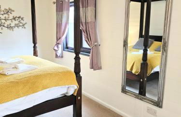 Magpie 1 Hot Tub HuntersMoon-Warminster-Bath-Wiltshire - Photo 6