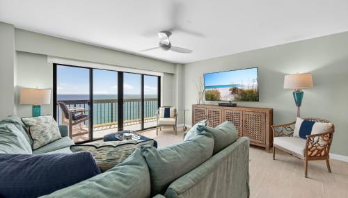 Renovated direct oceanfront condo with spacious balcony, heated pool, and garage parking - Foto 3
