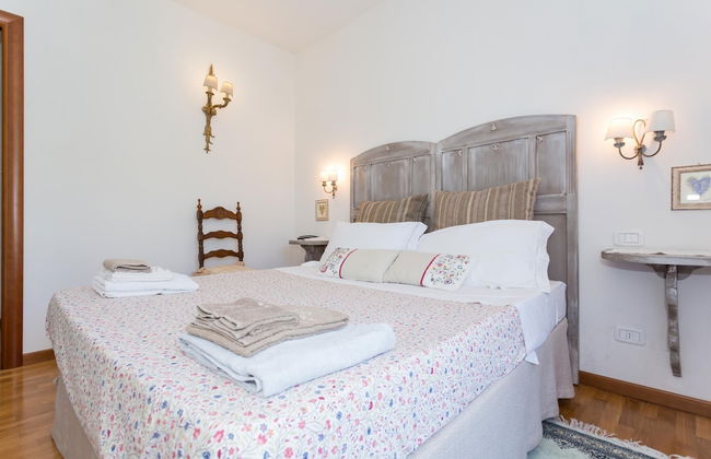 Cozy Apartment With Large Garden - Photo 1