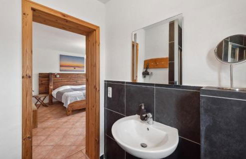 1 Bedroom Nice Apartment In Am Salzhaff - Foto 14