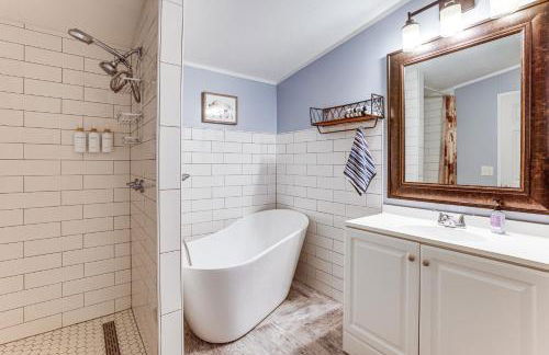 Hike, Bike and Boat Peaceful Piney Woods Home! - Foto 10