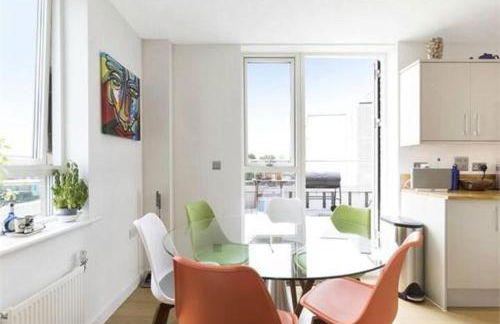 2-Bed Terrace Flat Close to Tower Bridge - Photo 3