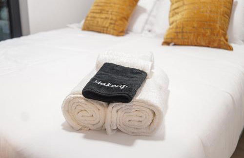 Unit 8 Spacious 2BR Penthouse Sleeps 8 - Photo 12