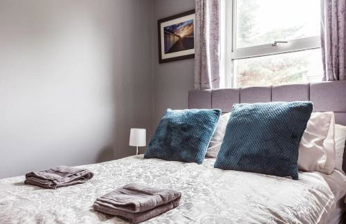 4 bedroom house, 2 Min Walk From Station - Photo 12