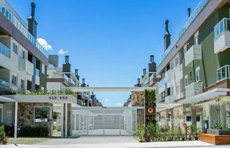 Apartamento em Condomínio Clube frente à praia do Campeche - Foto 43