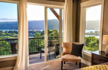 Panoramic River Views - Nature Framed in Every Window - Photo 5
