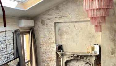 Charming and Design Attic Loft Central Milan in coolest area Navigli Ticinese - Photo 2