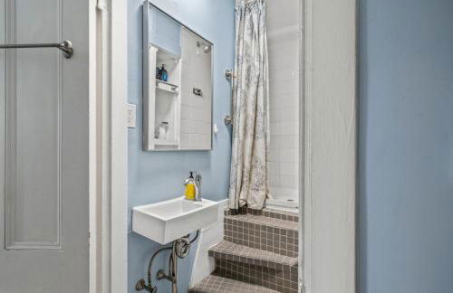 Stylish Downtown Condo in a Historic Landmark Home - Foto 12