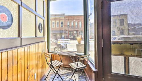 Walk to River Unique Studio in Renovated Bar! - Foto 4