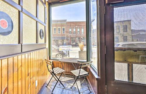 Walk to River Unique Studio in Renovated Bar! - Foto 4